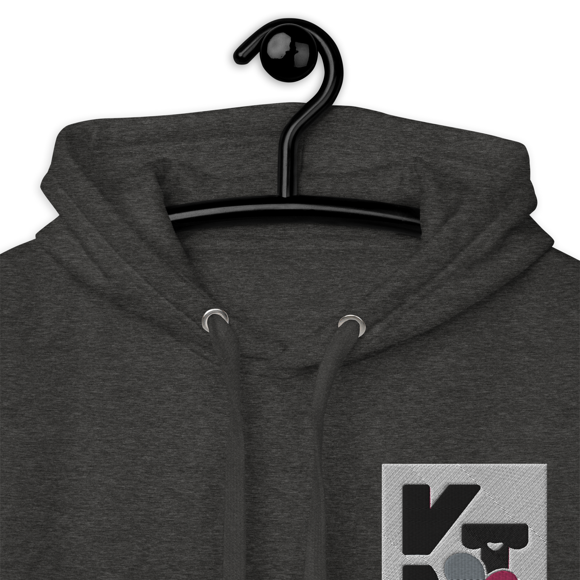 Grauer Unisex-Kapuzenpullover mit Klexgetier-Logo auf der Vorderseite. Der Pullover hängt an einem schwarzen Kleiderbügel vor weißem Hintergrund.